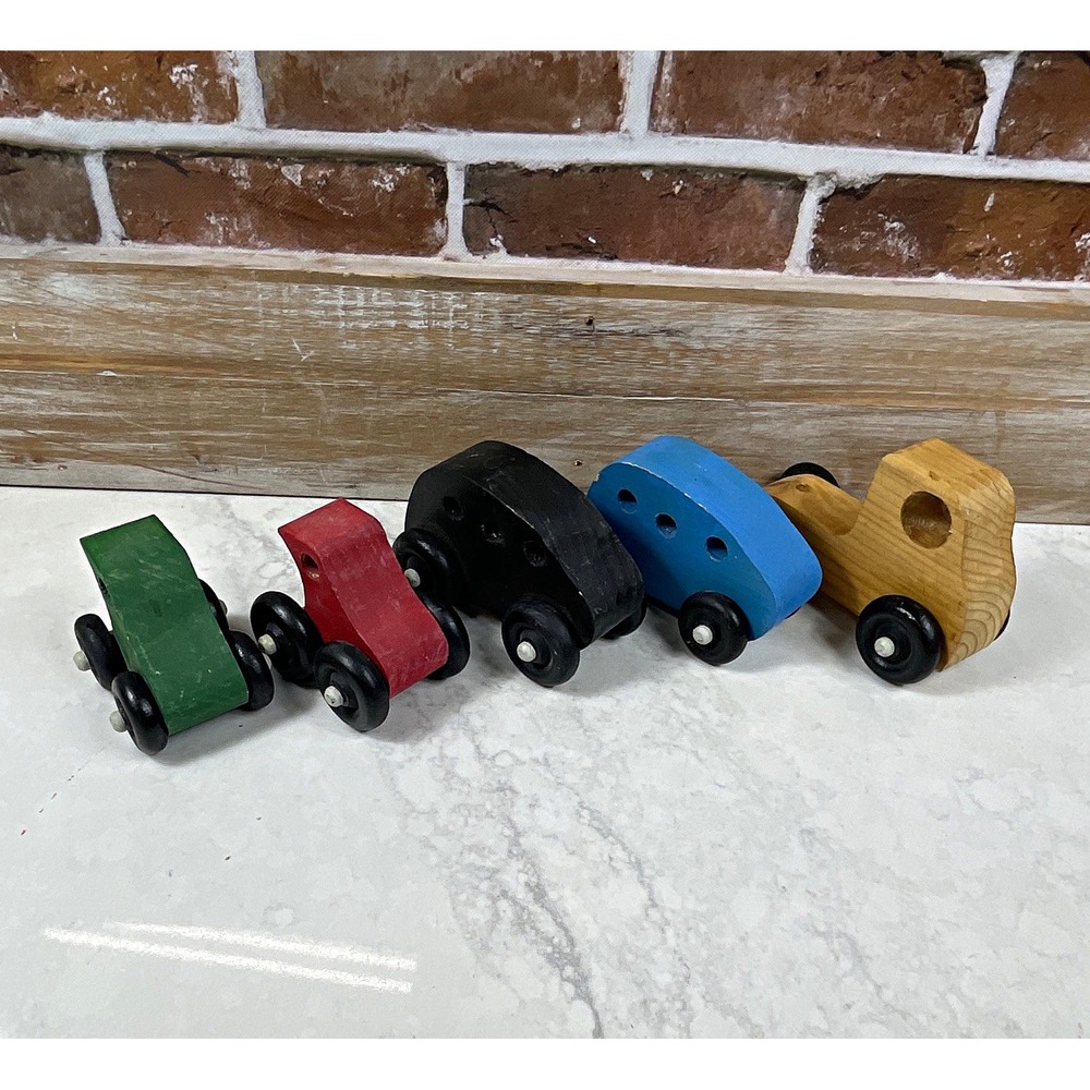 Wooden Toy Cars & Truck Lot of 5 w/ Wheels Green Red Black Blue Natural